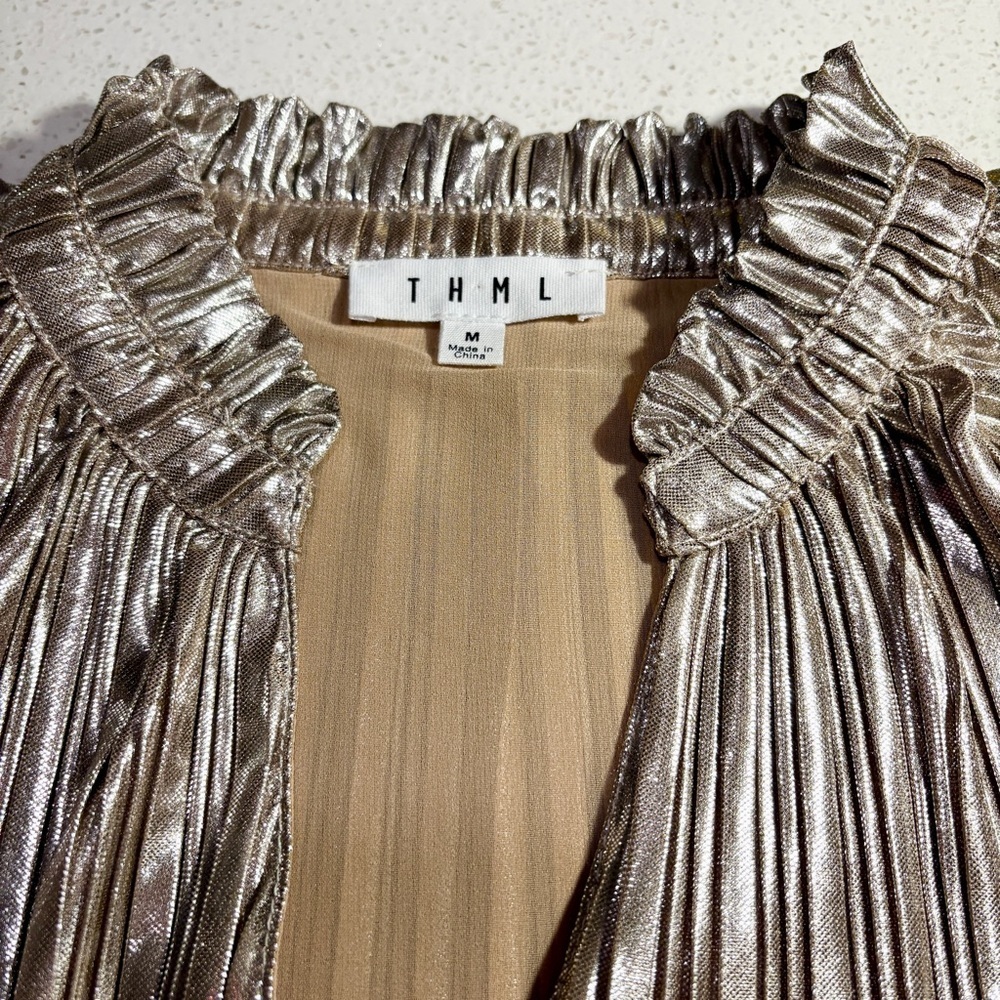 NWOT THML Metallic Gold Pleated Peplum Blouse Size Medium - Picture 5 of 8